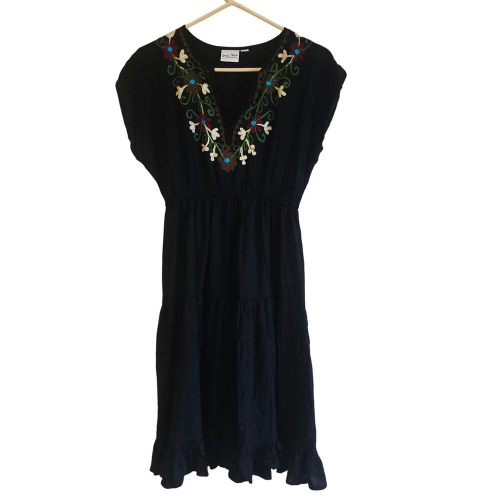 Young threads floral embroidered dress size medium boho